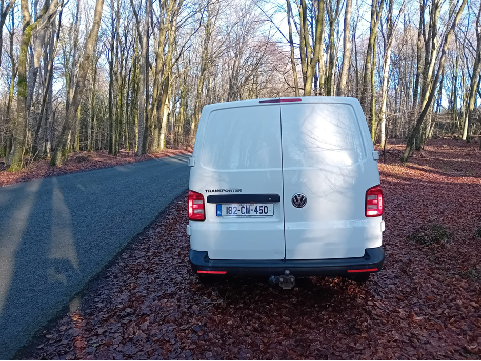 2018 Volkswagen Transporter PVL 3000KG TDI 150 T6 150 BHP 6 SPEED FWD 5DR @ REDDY2DRIVE LTD €15,850