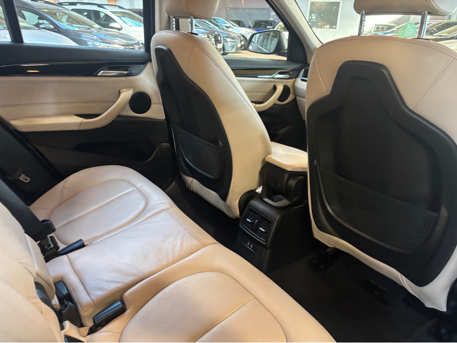 2019 BMW X1 - image 6