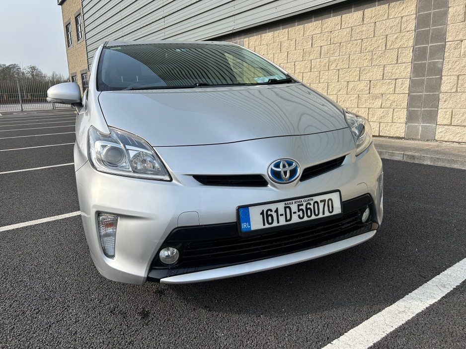 2016 Toyota Prius - image 3