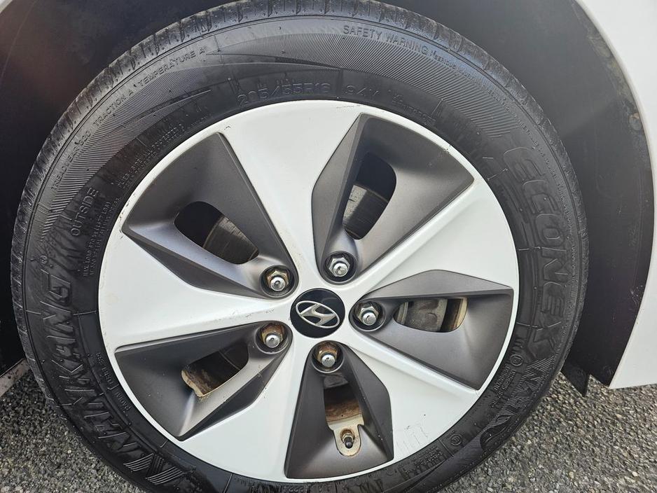 2018 Hyundai Ioniq FULL E V, 200 KM RANGE, FULL DEALER HISTORY, NEW NCT, FINANCE, WARRANTY, 5 STAR REVIEWS €9,995