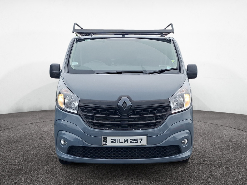 2021 Renault Trafic - image 6