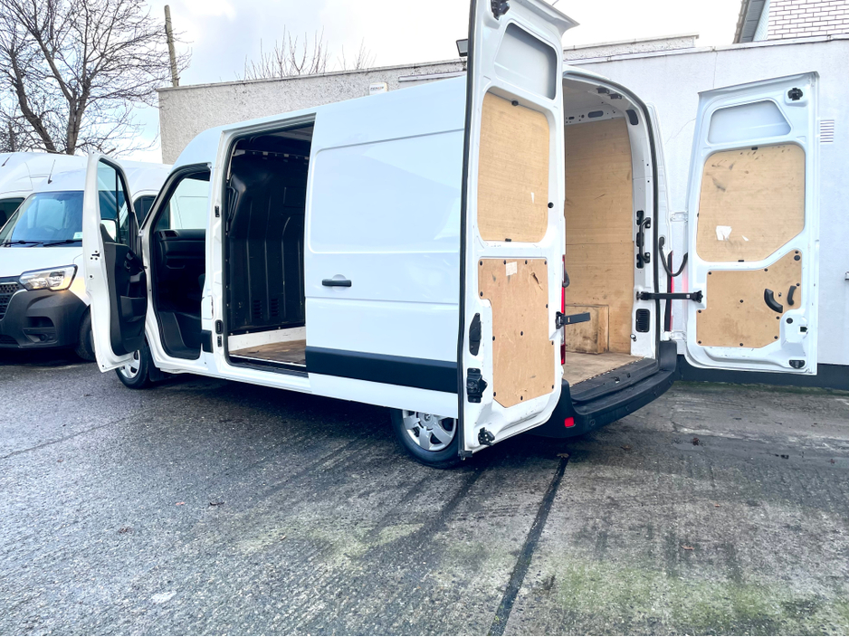 2023 Renault Master MM35 BUSINESS+ 2.3 BLUE DCI 135BHP MWB €18,000