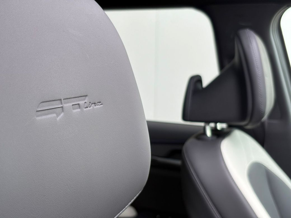 2026 Kia EV5 - image 15