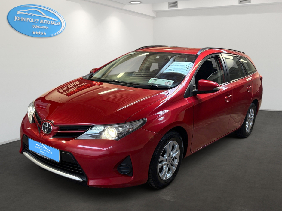 2014 Toyota Auris - image 4