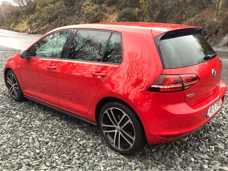 2014 Volkswagen Golf - image 15