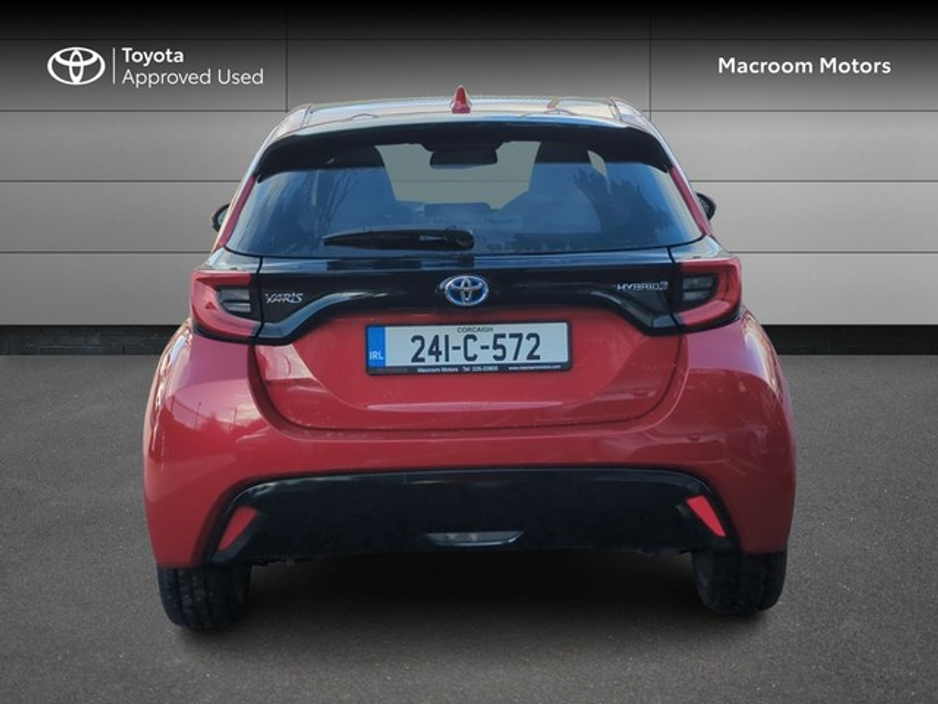 2024 Toyota Yaris - image 4