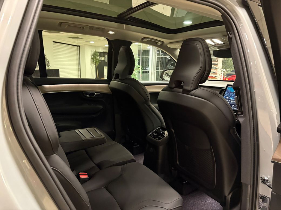 2025 Volvo XC90 T8 PLUS AWD=VAPOUR GREY//PAN ROOF//AS NEW=2 YEAR WARRANTY=TAILORED FINANCE PACKAGES INCL PCP AVAILABLE=TRADE IN'S WELCOME €79,995