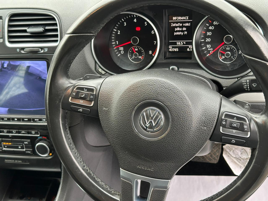 2012 Volkswagen Golf - image 17