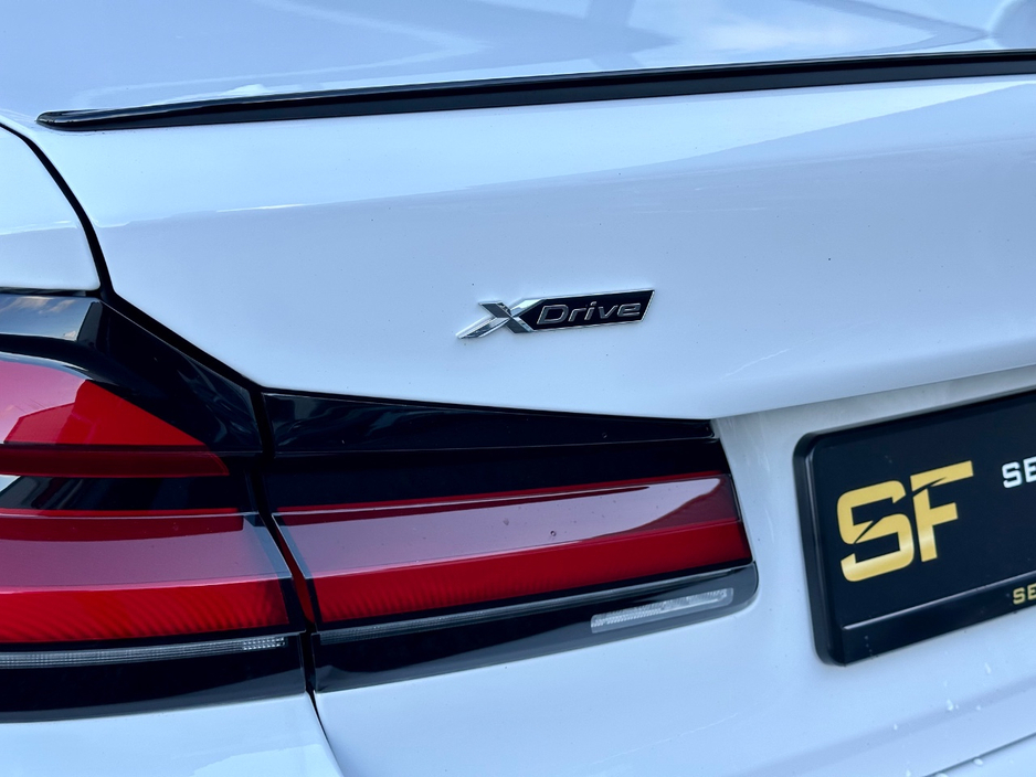 2023 BMW 5 Series - image 17