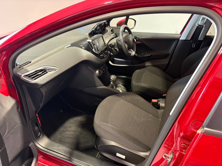 2016 Volkswagen Polo - image 12