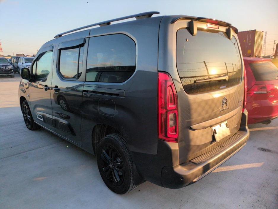 2023 Citroen Berlingo Multispace - image 2