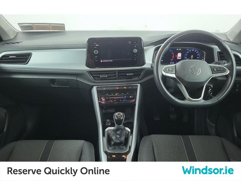 2022 Volkswagen T-Roc - image 3