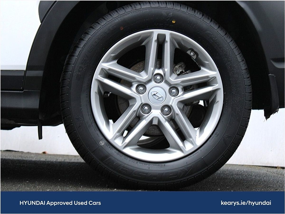 2023 Hyundai Kona - image 8