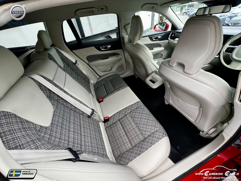 2019 Volvo V60 - image 16