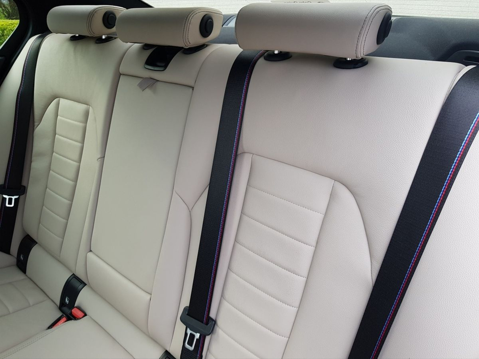 2021 BMW 3 Series - image 20