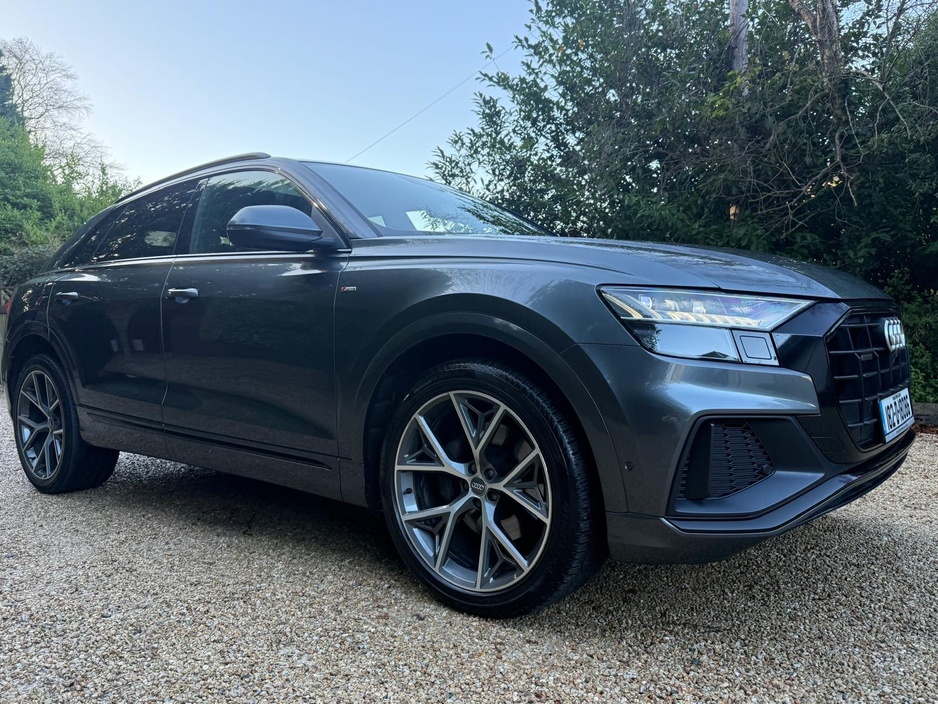 2018 Audi Q8 - image 2