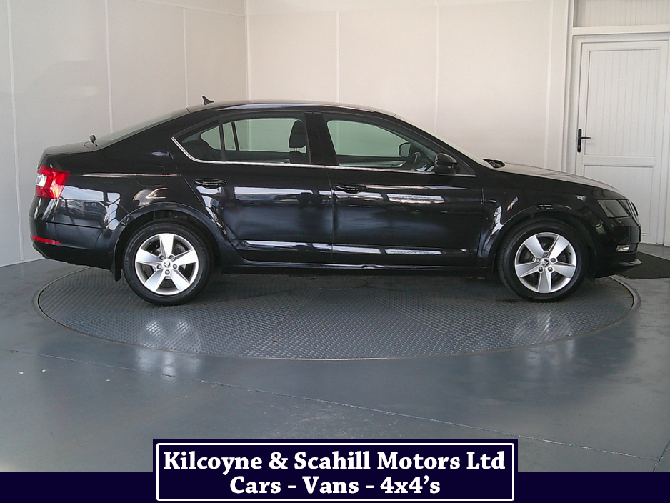 2020 Skoda Octavia - image 9