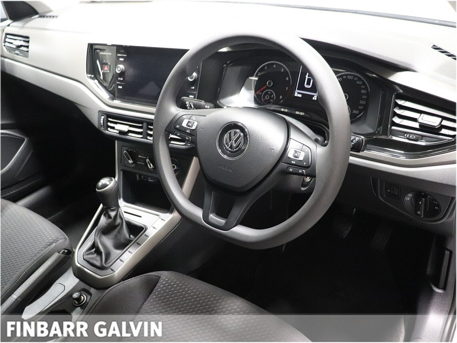 2018 Volkswagen Polo - image 5