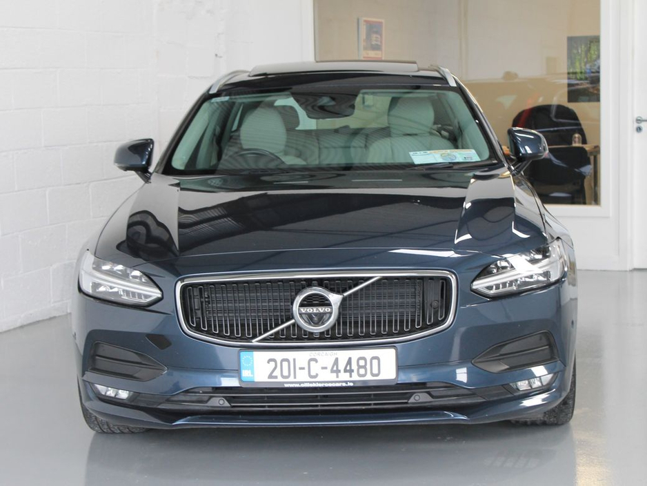 2020 Volvo V90 - image 2