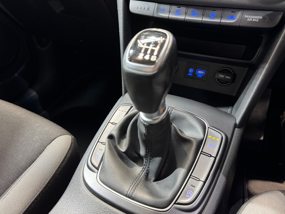 2018 Hyundai Kona - image 18