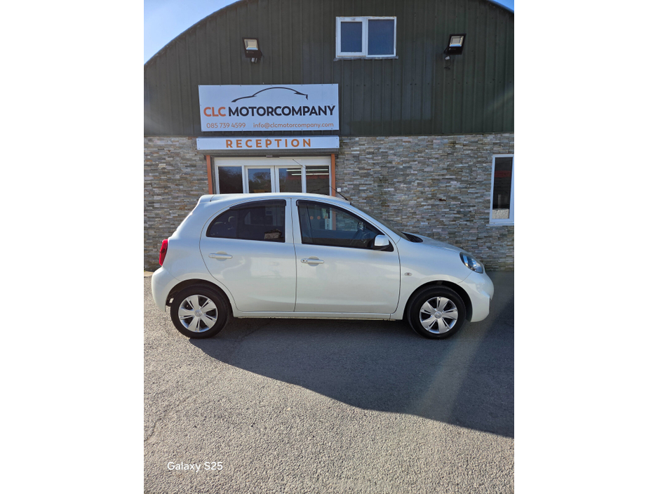 2017 Nissan March - image 2