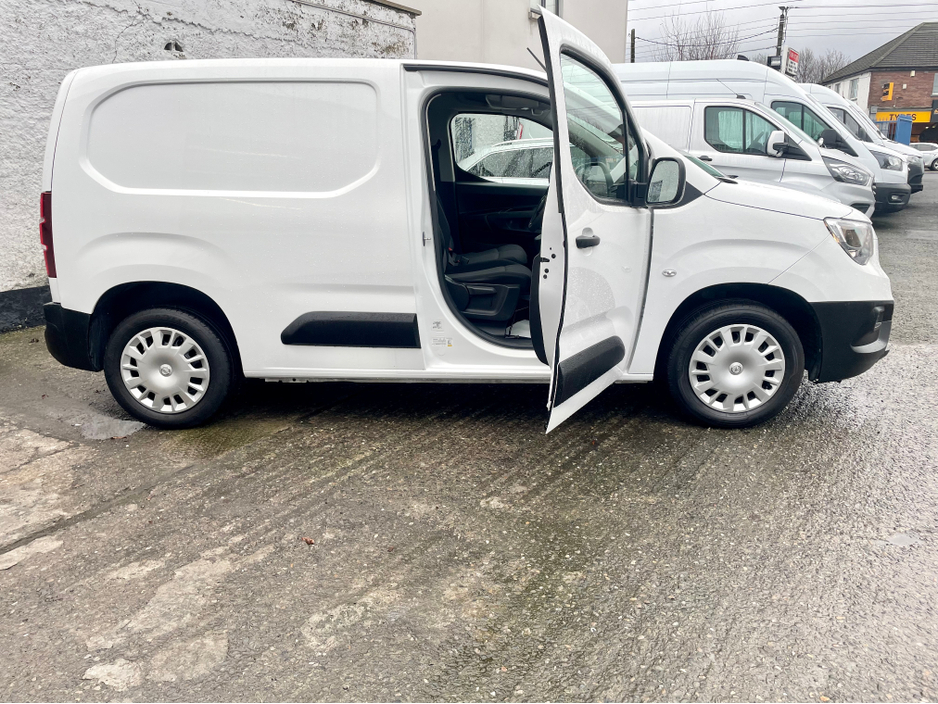 2022 Opel Combo L1H1 1.5 CDTI 100PS DIESEL 6SPEED MANUAL MY22 SWB €13,000