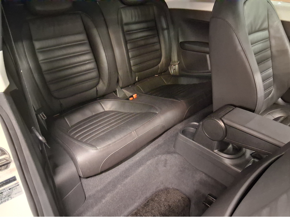 2012 Volkswagen Beetle **MINT CONDITION** €8,995