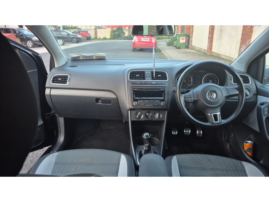 2014 Volkswagen Polo - image 7