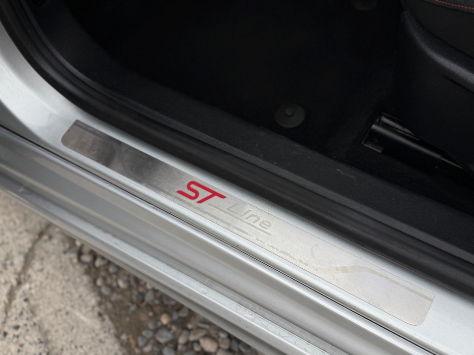 2021 Ford Focus - image 19