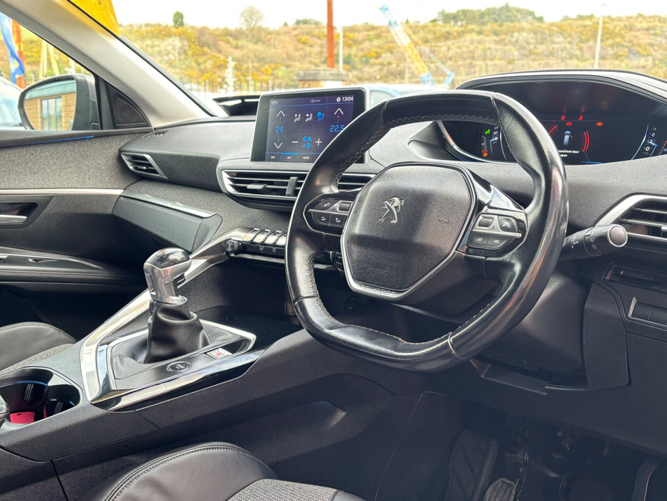 2018 Peugeot 5008 - image 5
