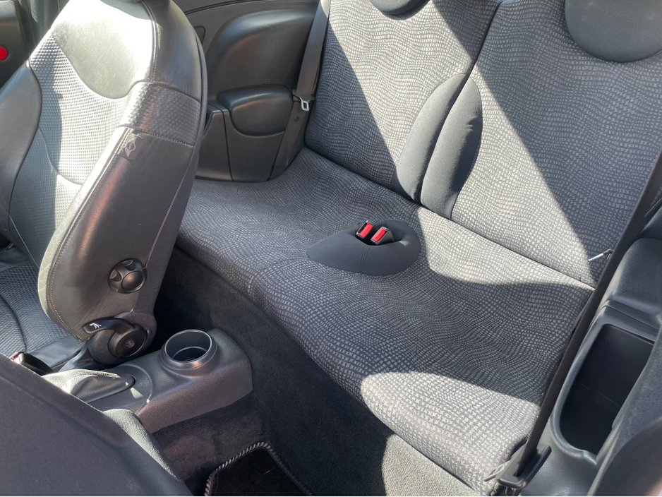 2004 MINI Hatch - image 14