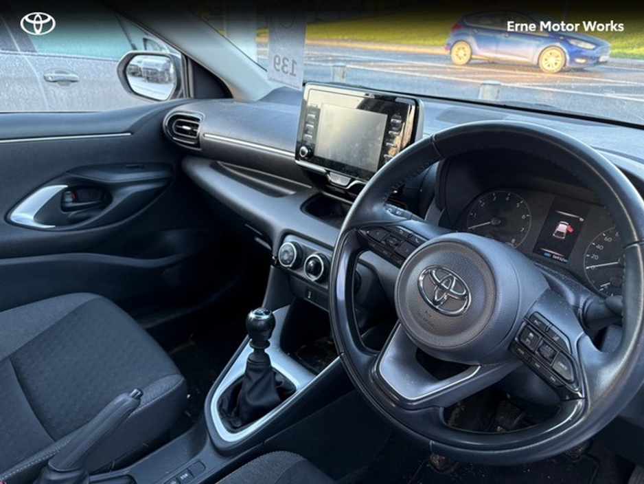 2023 Toyota Yaris YARIS 1.5 LUNA €20,950