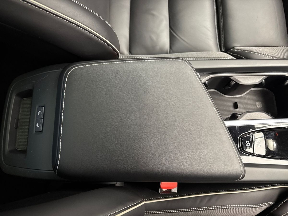 2024 Volvo XC60 - image 15