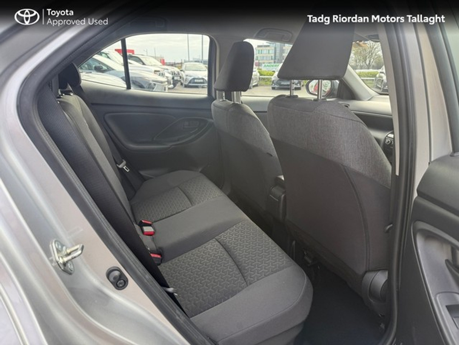 2023 Toyota Yaris Cross - image 10