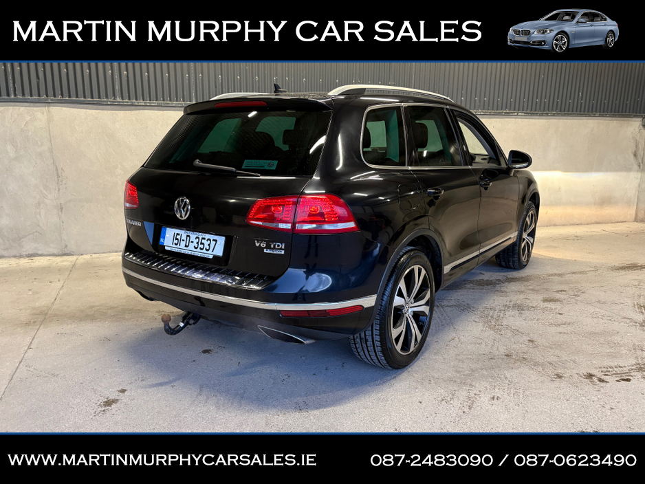 2015 Volkswagen Touareg - image 8