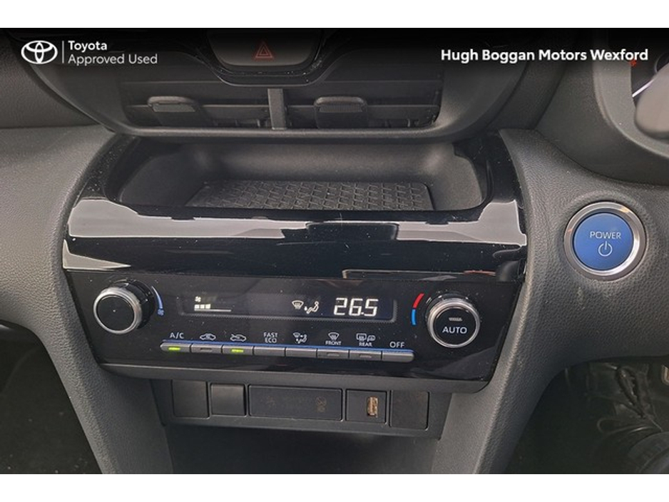 2024 Toyota Yaris Cross LUNA SPORT BITONE, MINT CONDITION €29,995