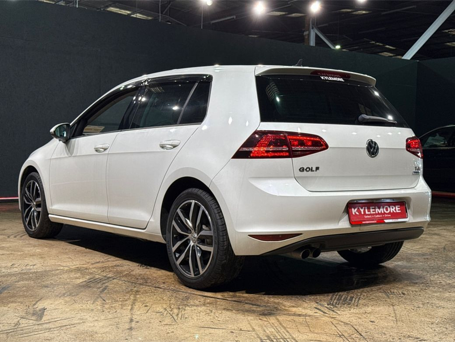 2017 Volkswagen Golf - image 5
