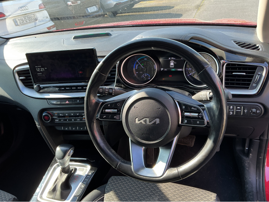 2022 Kia XCeed - image 13