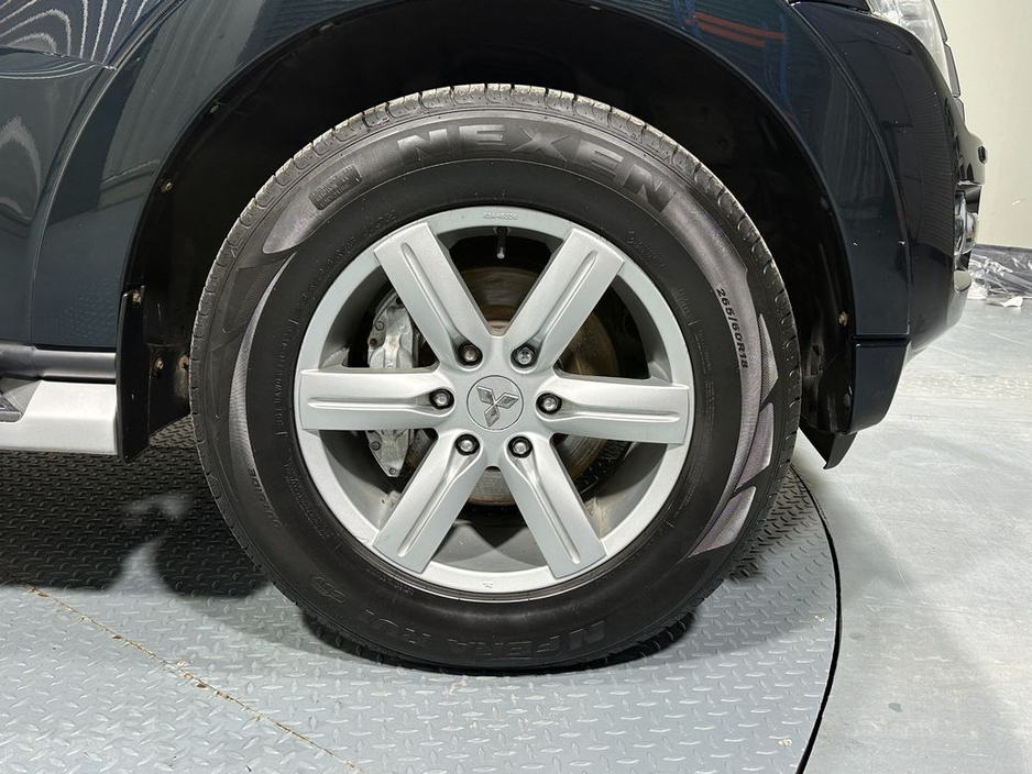 2017 Mitsubishi Pajero 3.2 DiD LWB 2 Seater N1 Commercial €27,500