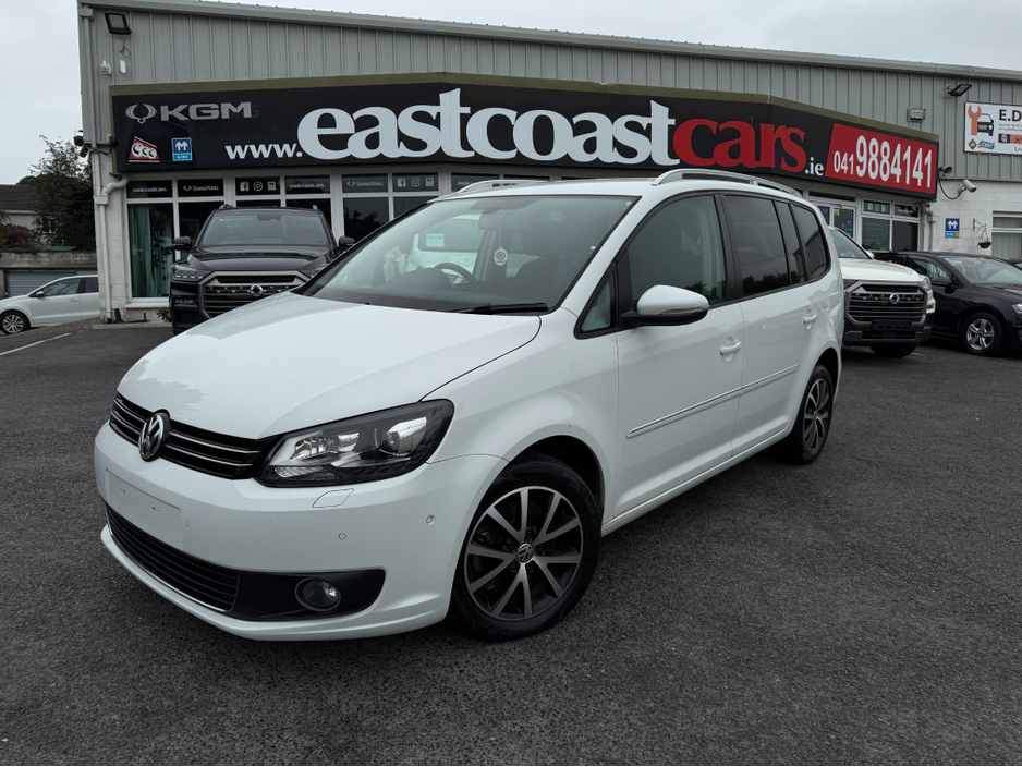 2015 Volkswagen Touran ( 152 REG ) HIGHLINE EDITION 7 SEATER * ALCANTARA SEATS * REVERSING CAMERA * SIMI DEALER - SPECIALISING IN IMPORTS OF JAP AUTOMATIC HI SPEC BLUEMOTION // LARGE TOUCH SCREEN // €15,450