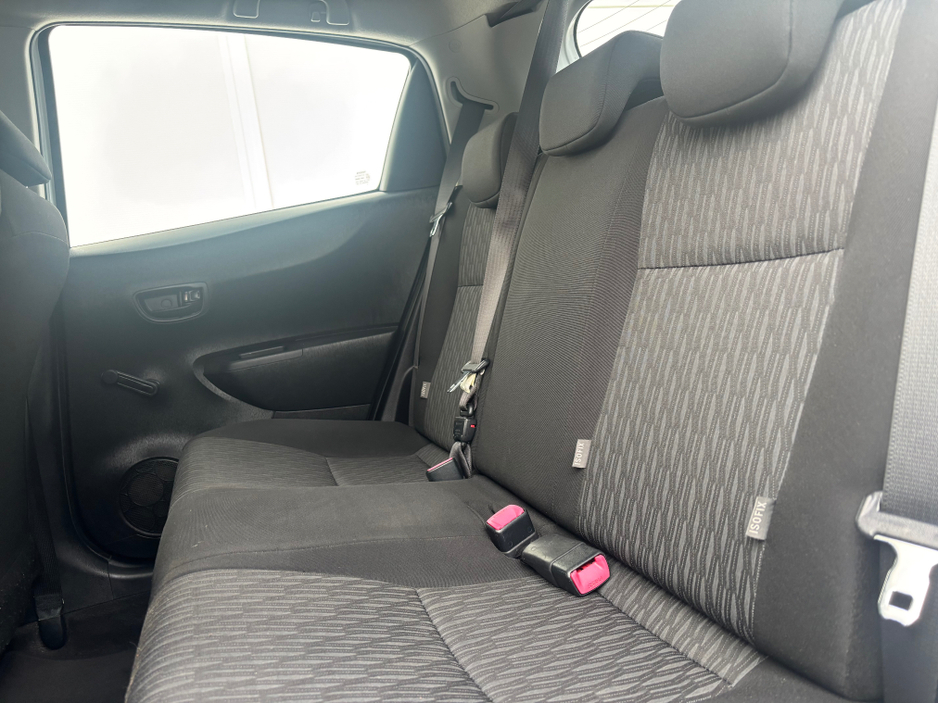 2014 Toyota Yaris 1.0 AURA 4DR €8,995