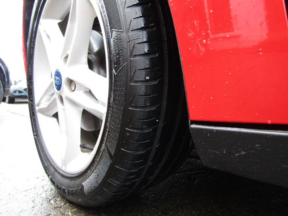 2016 Ford Focus 1.0 Zetec Ecoboost 100PS 5DR €9,950