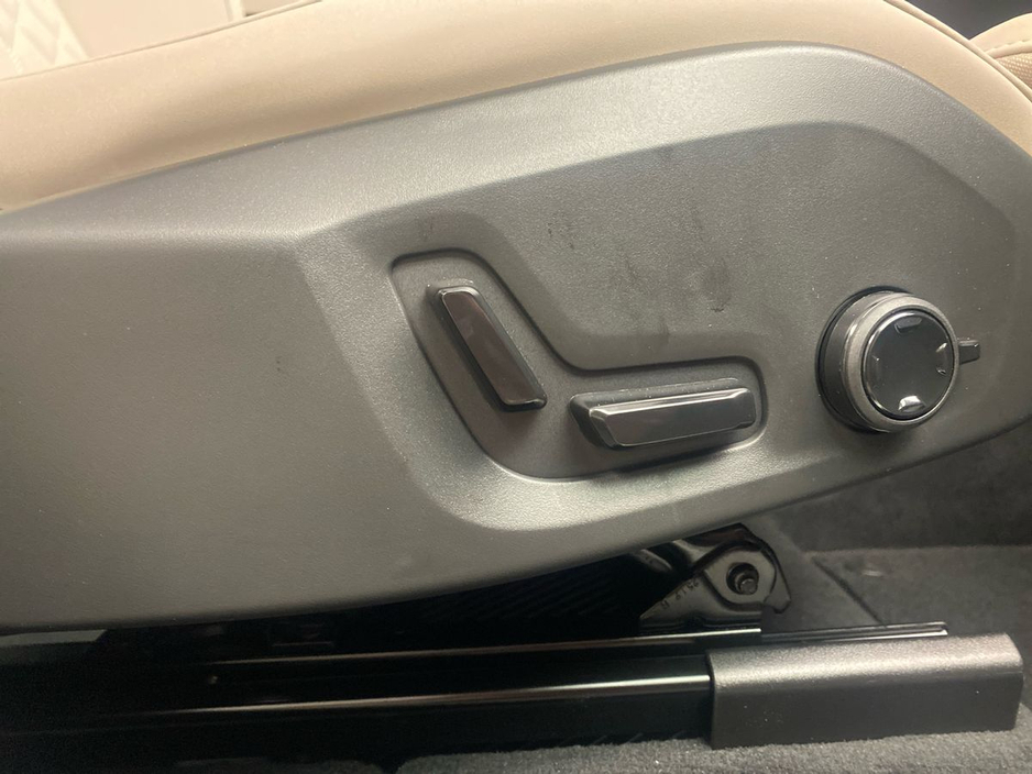 2026 Volvo XC60 - image 18