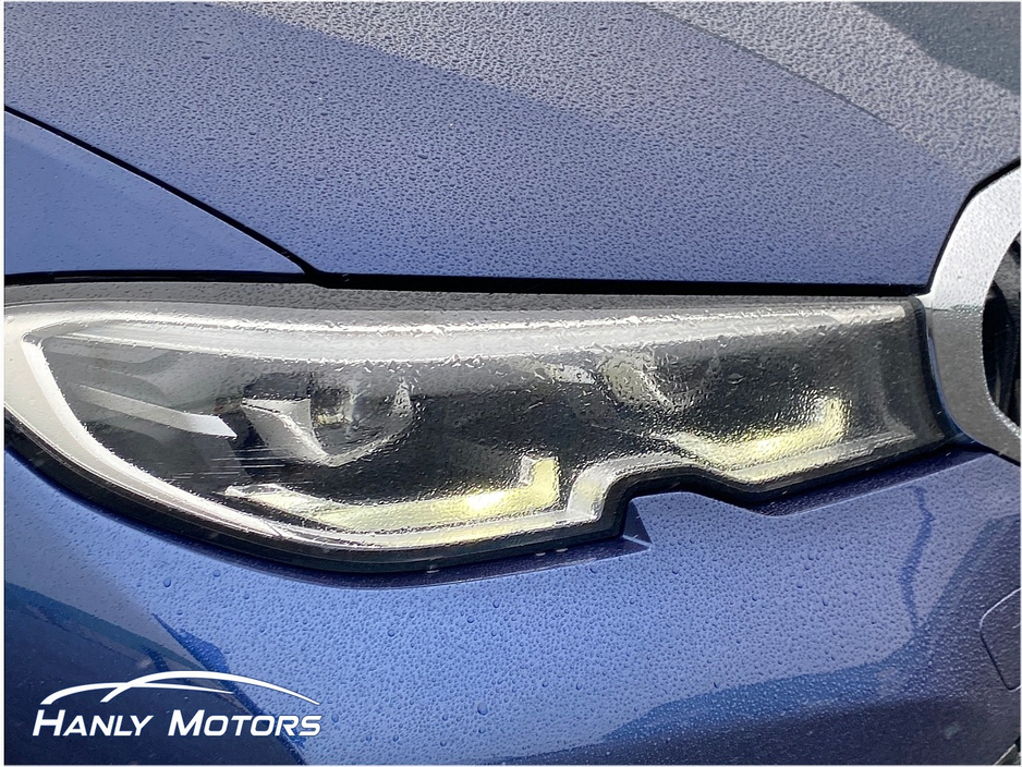 2019 BMW 3 Series - image 22