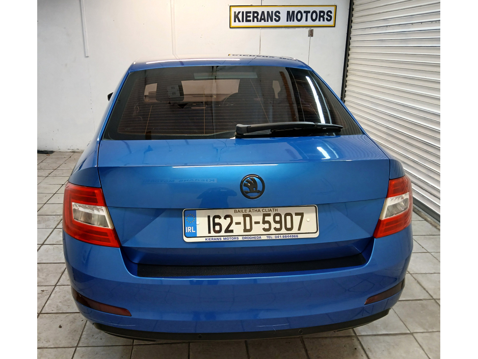 2016 Skoda Octavia - image 2