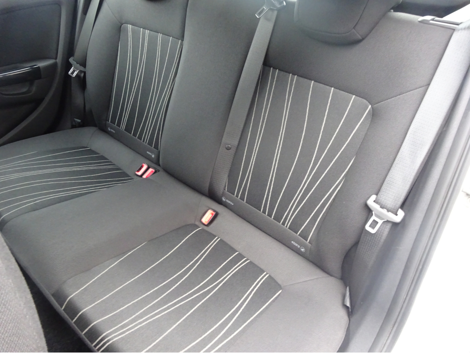 2010 Opel Corsa - image 16