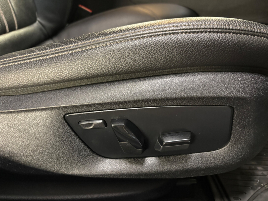 2019 BMW 5 Series - image 14