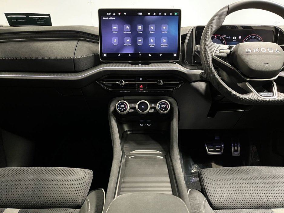 2025 Skoda Kodiaq Sportline IV 1.5TSi PHEV 204BHP - Reversing Camera - Climate Control - Sat Nav - Heated Seats - Keyless Start - Apple CarPlay/Android Auto