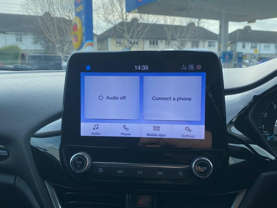 2021 Ford Fiesta - image 25