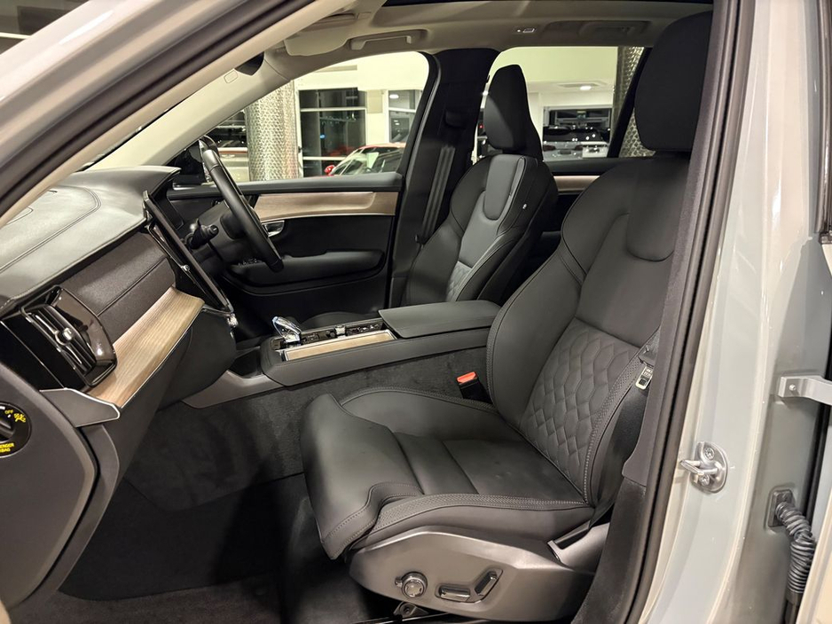 2025 Volvo XC90 T8 PLUS AWD=VAPOUR GREY//PAN ROOF//AS NEW=2 YEAR WARRANTY=TAILORED FINANCE PACKAGES INCL PCP AVAILABLE=TRADE IN'S WELCOME €79,995